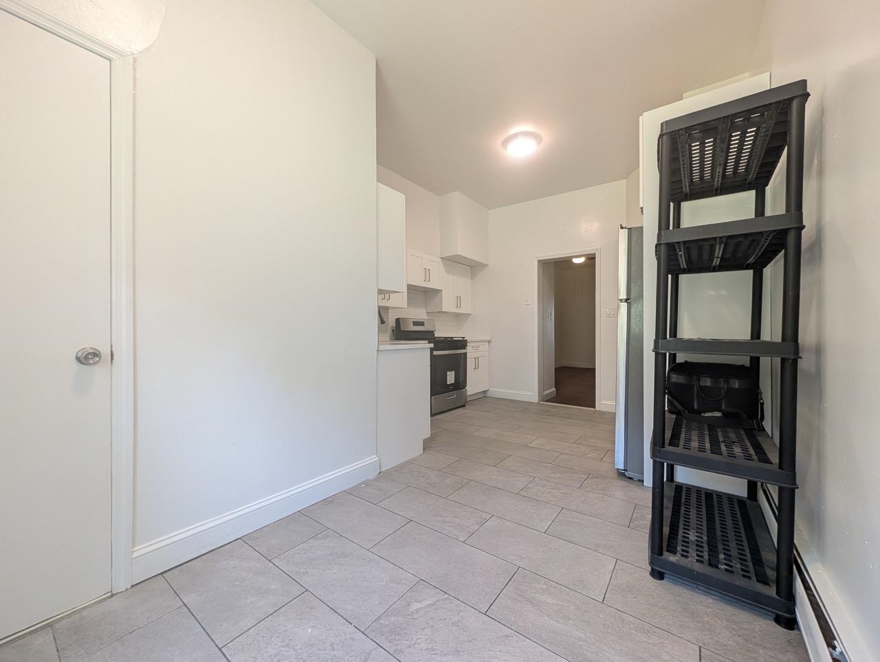 267 WEBSTER AVE Unit: 1R