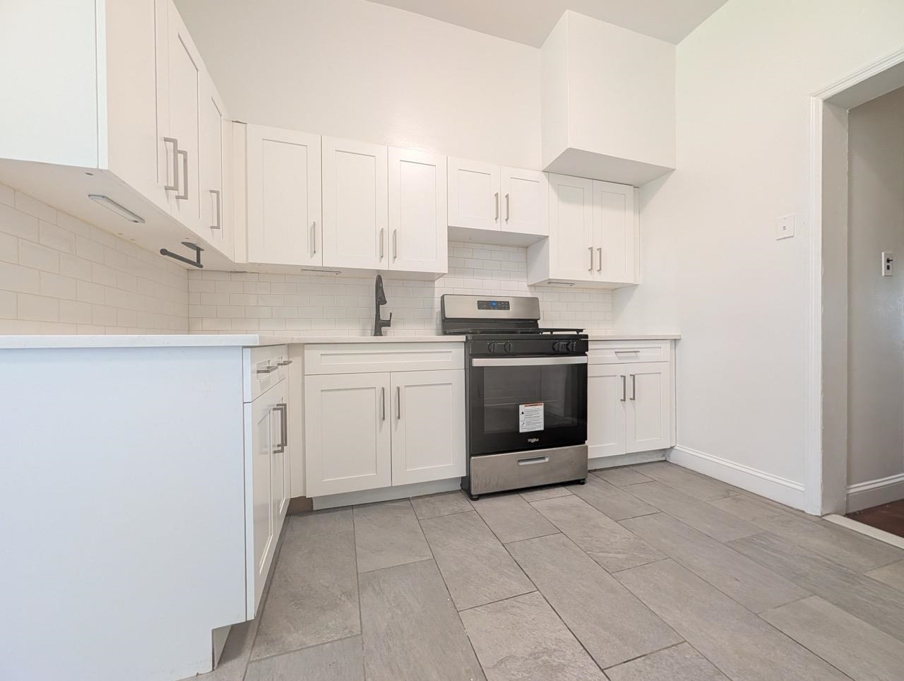 267 WEBSTER AVE Unit: 1R