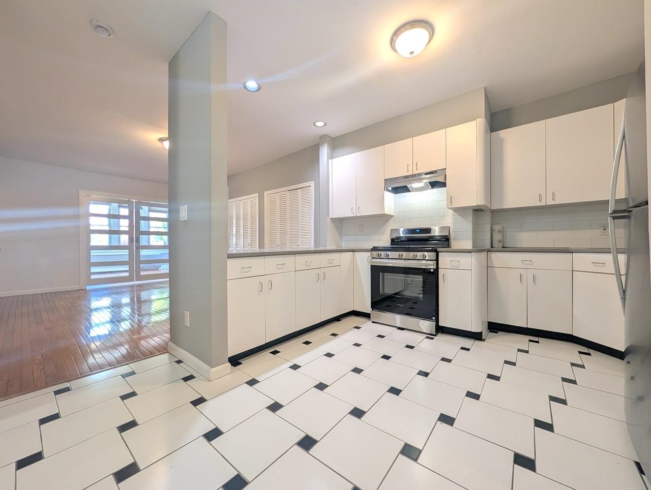 69 BEACON AVE Unit: 2