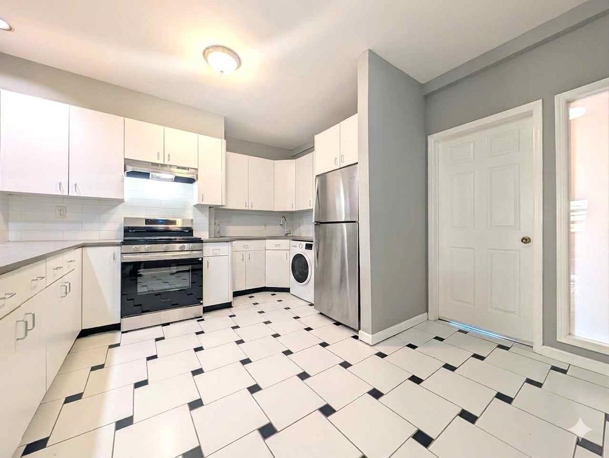 69 BEACON AVE Unit: 2
