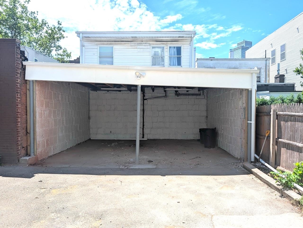 69 BEACON AVE Unit: 2