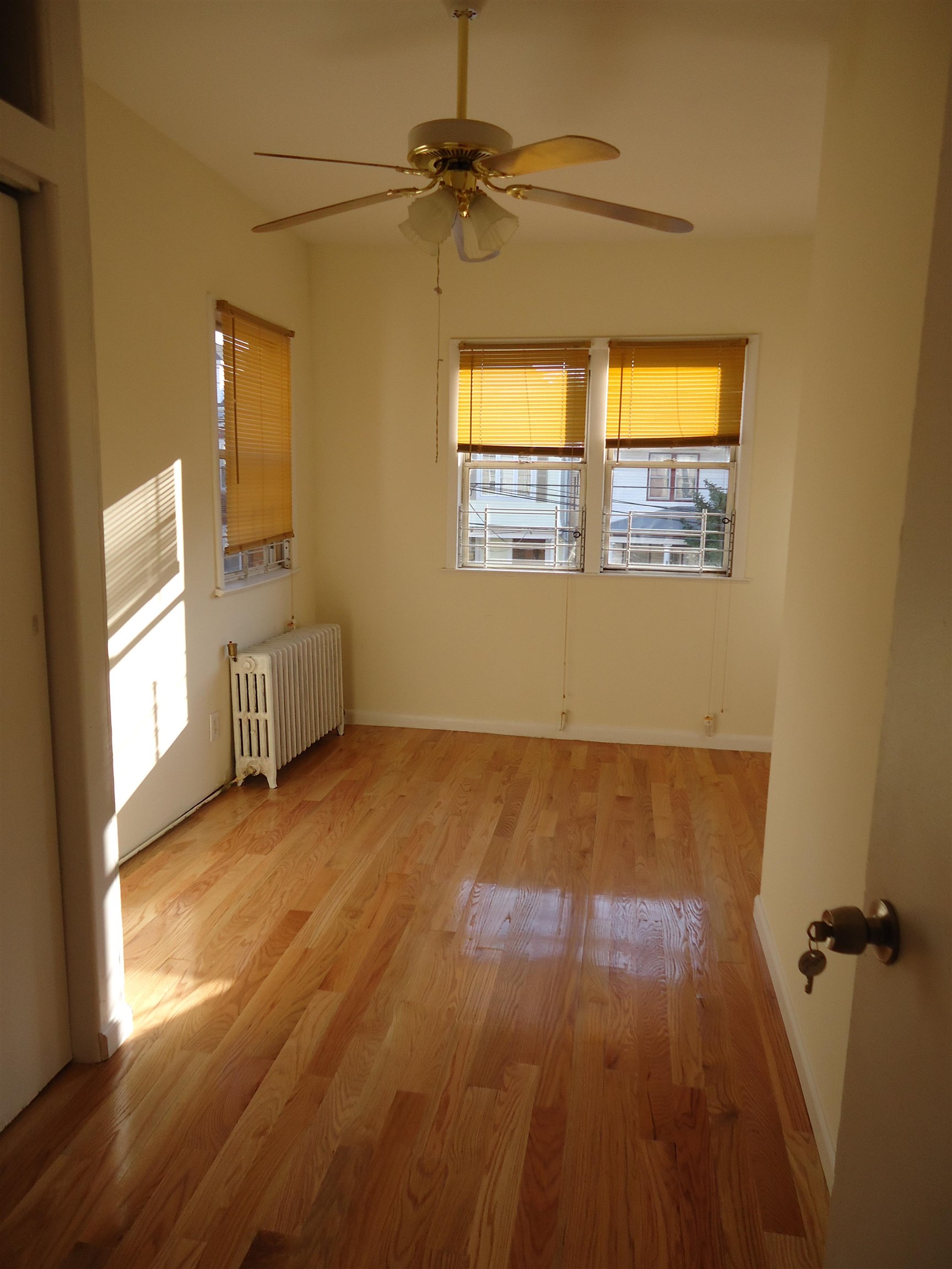 49 WARNER AVE