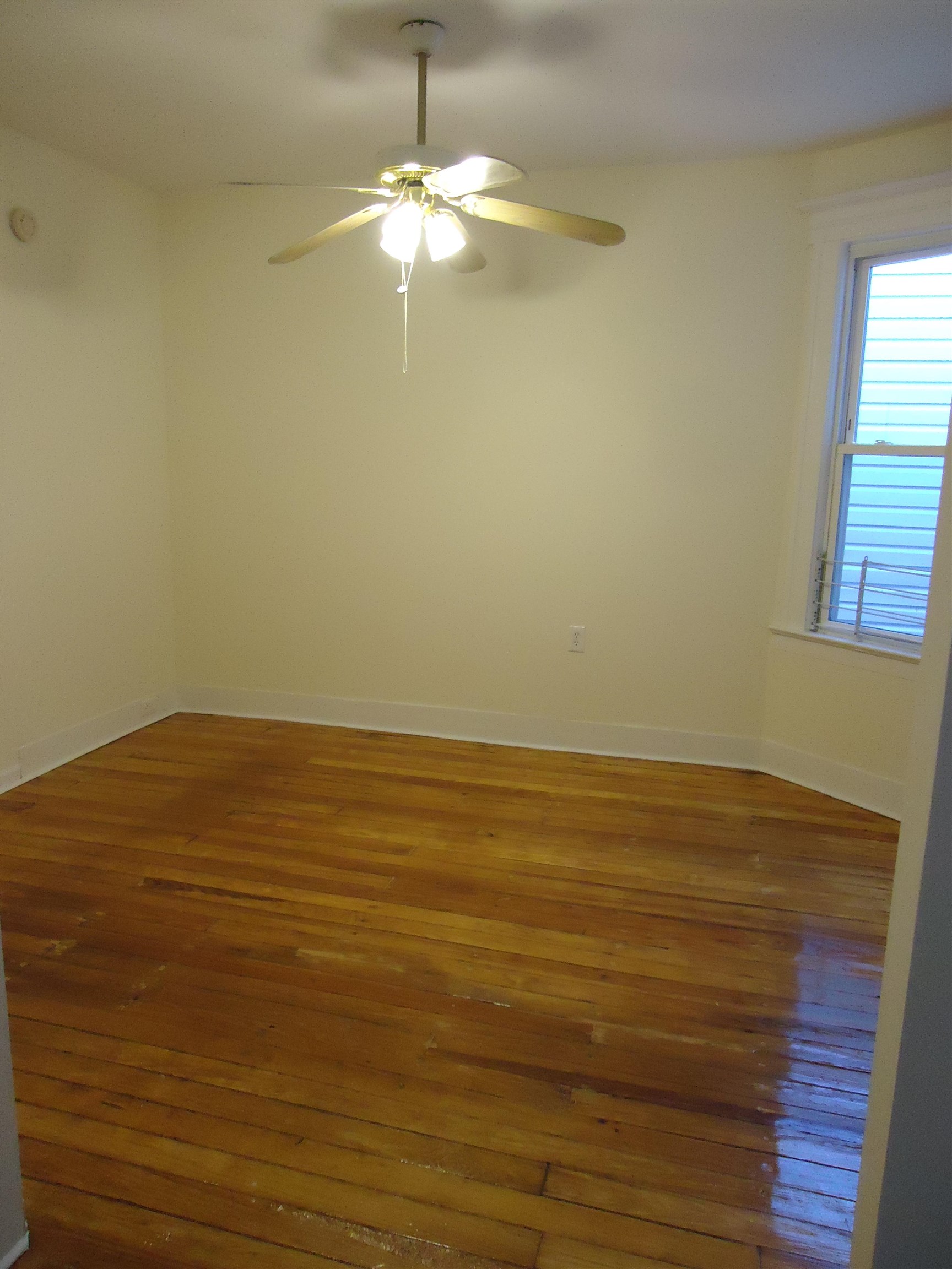 49 WARNER AVE