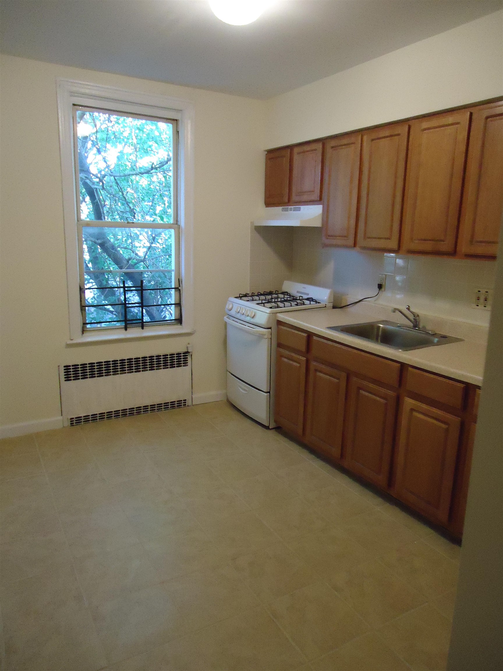 49 WARNER AVE