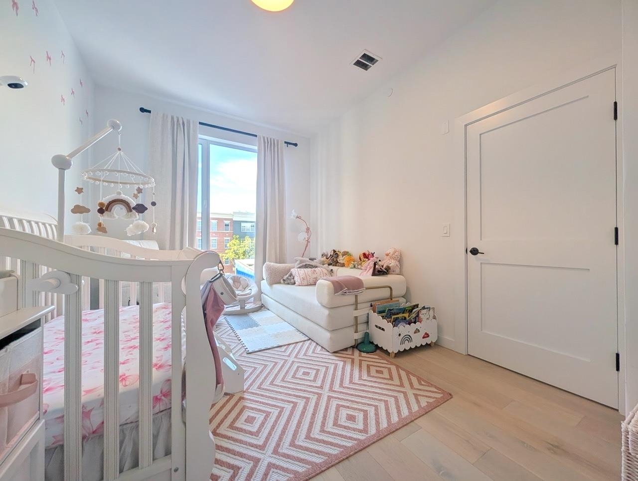 425 3RD ST Unit: 301