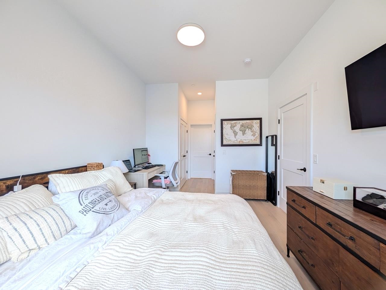 425 3RD ST Unit: 301
