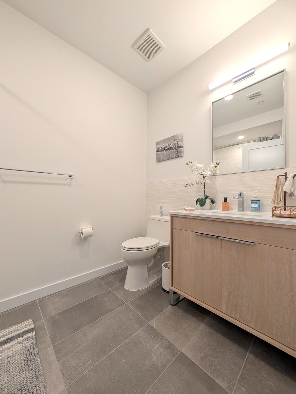 425 3RD ST Unit: 301