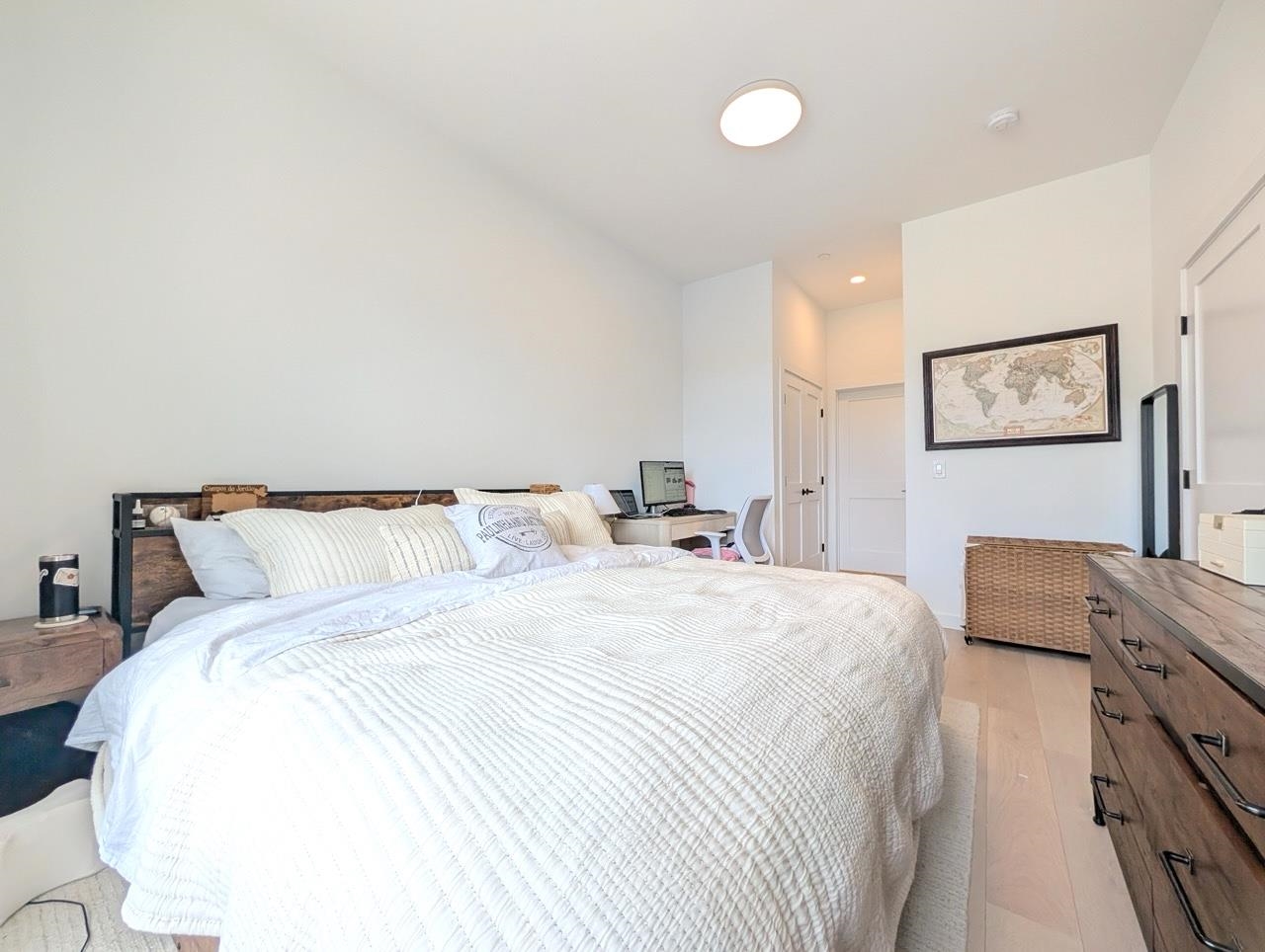 425 3RD ST Unit: 301