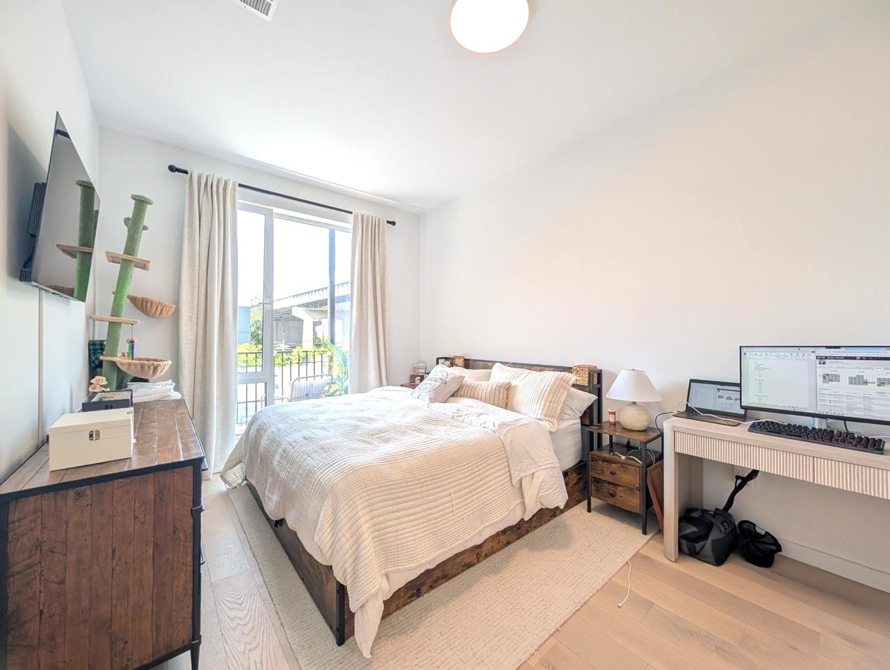 425 3RD ST Unit: 301