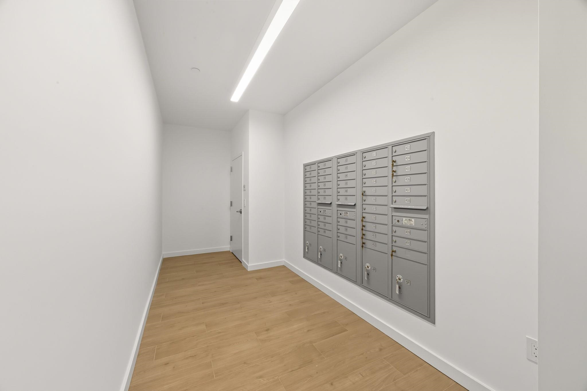 425 3RD ST Unit: 301