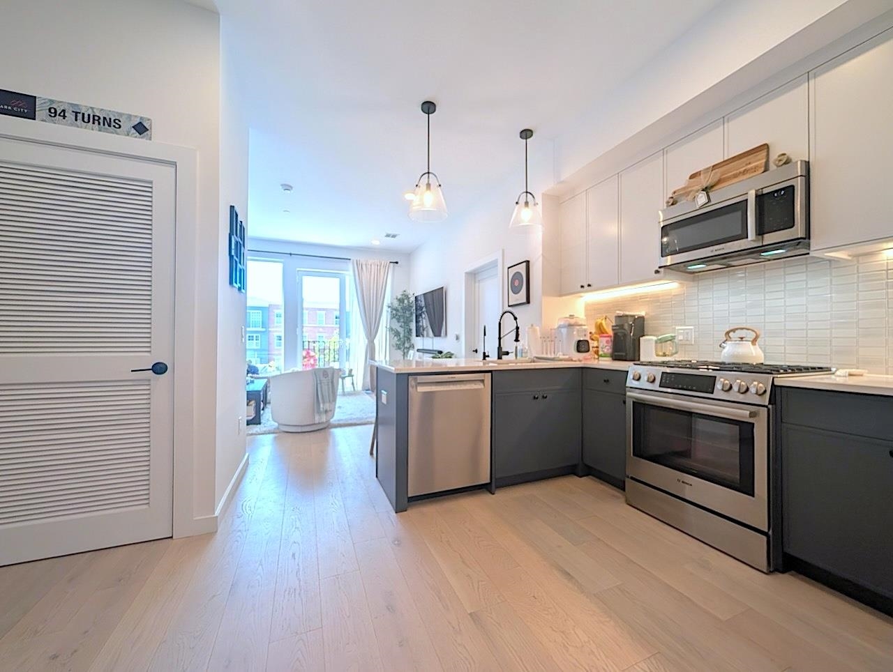 425 3RD ST Unit: 301