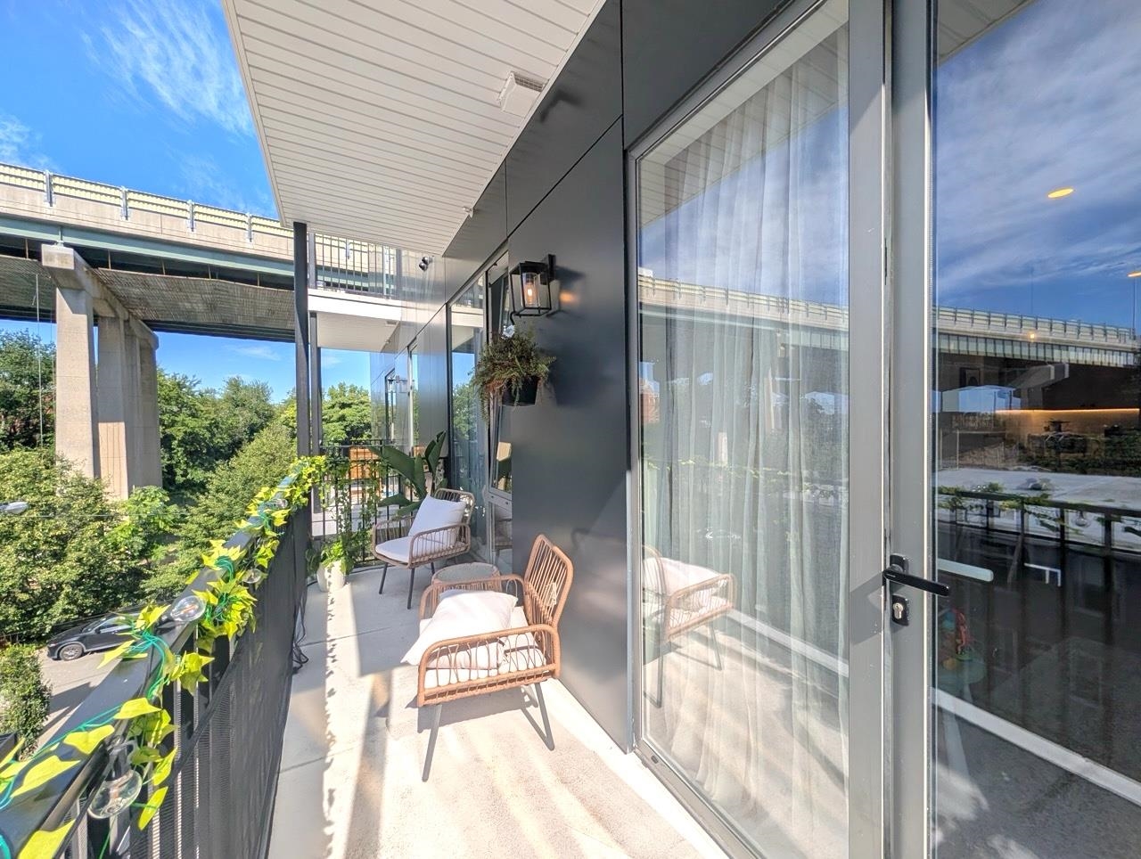 425 3RD ST Unit: 301