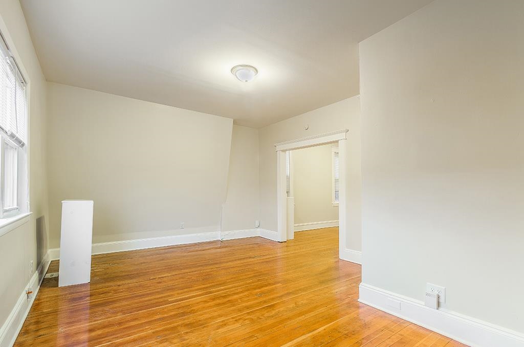 123-125 NEWMAN AVE