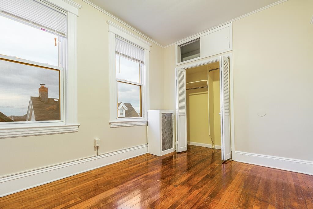 123-125 NEWMAN AVE