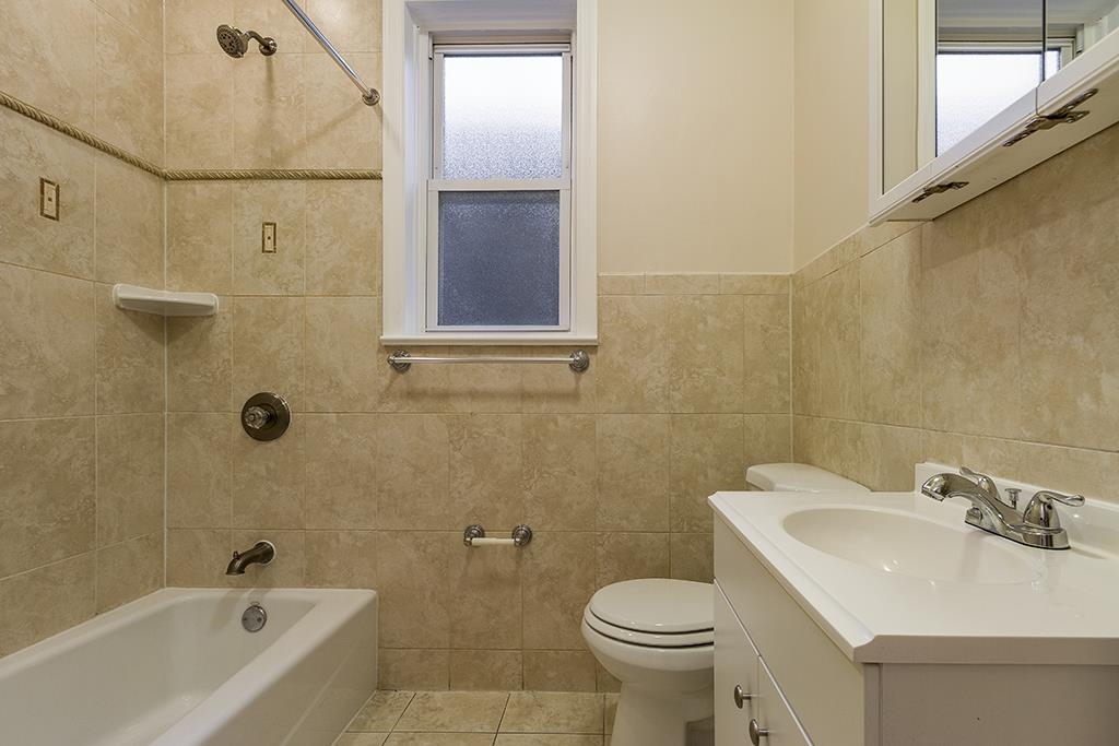 123-125 NEWMAN AVE