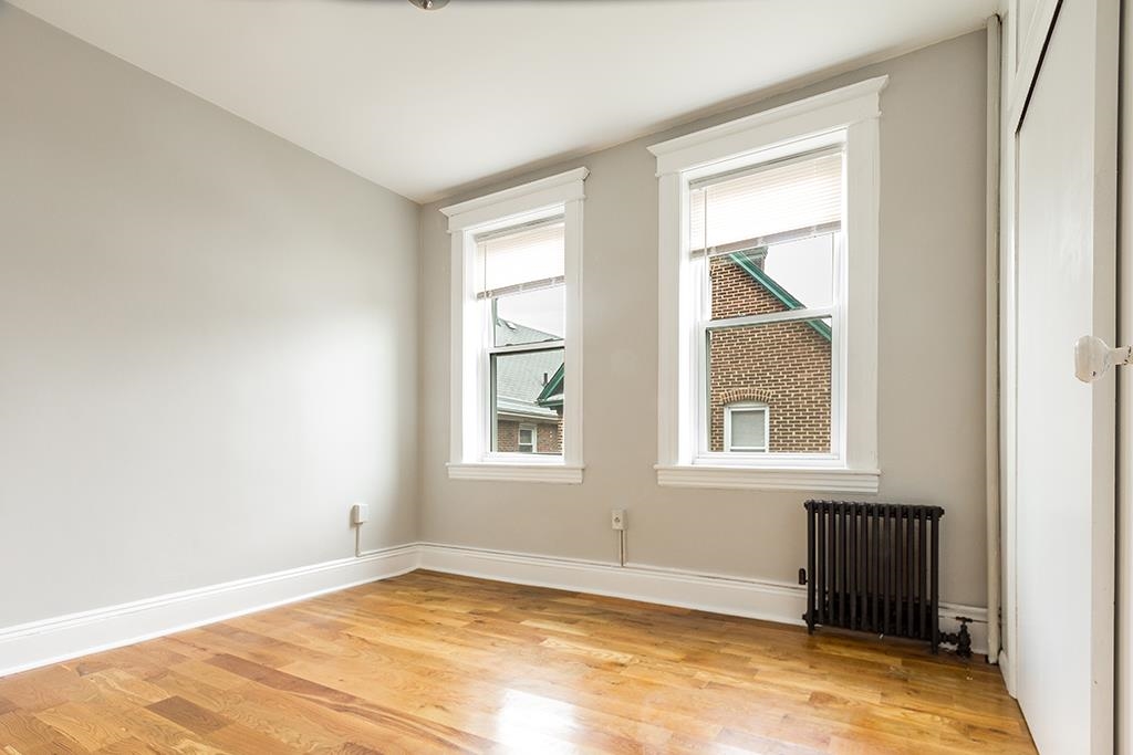 123-125 NEWMAN AVE