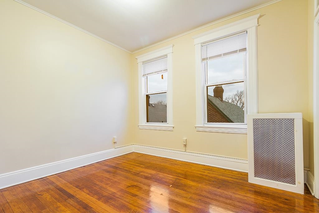 123-125 NEWMAN AVE