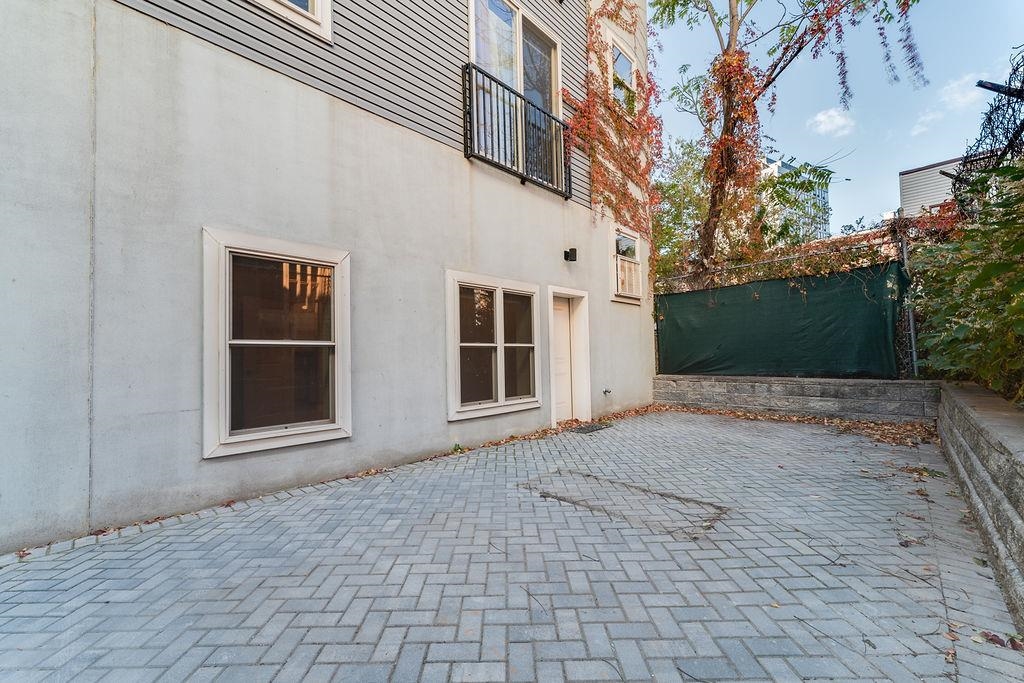 62 NEWKIRK ST Unit: 3C
