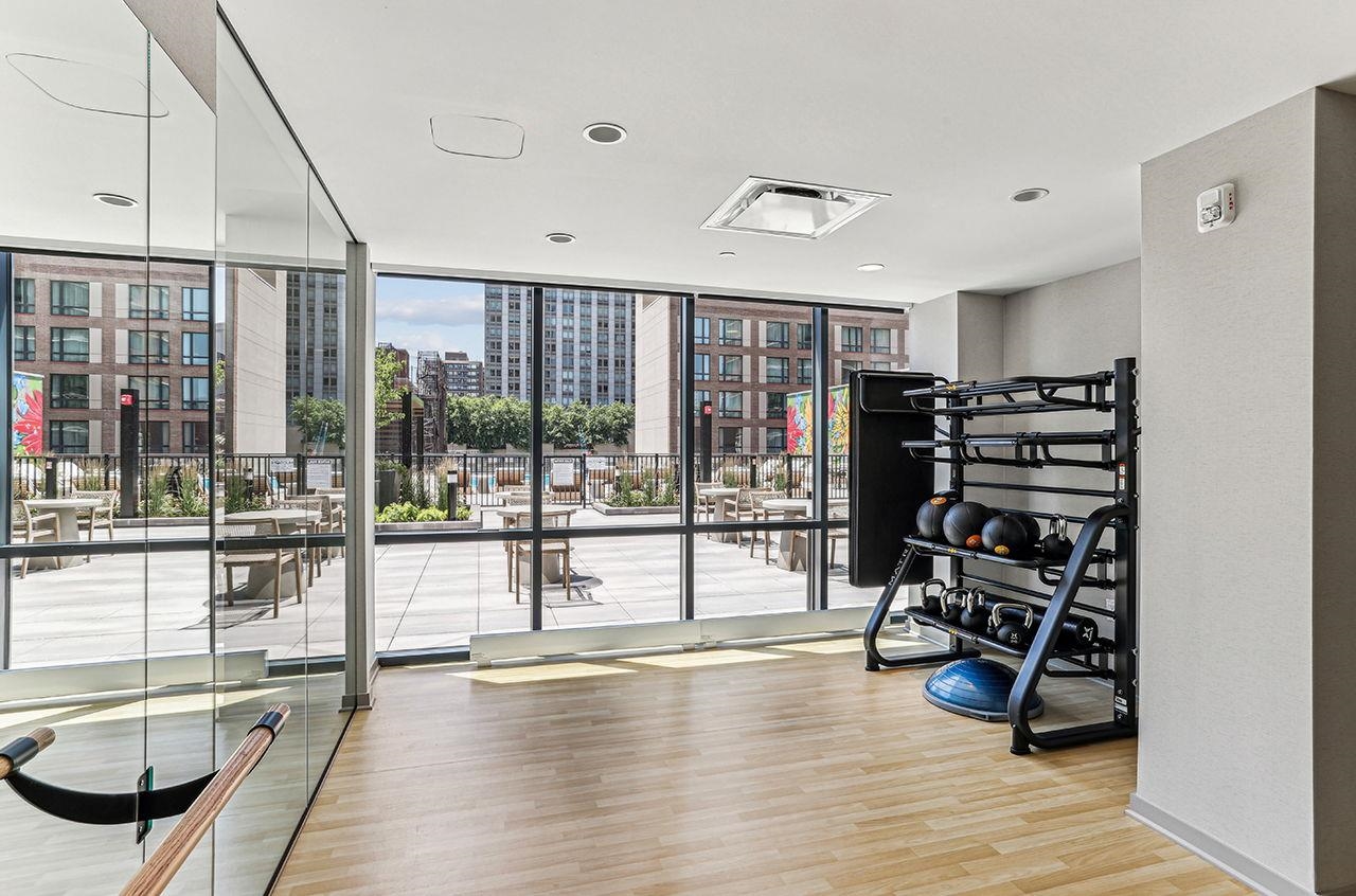 151 BAY ST Unit: 1005