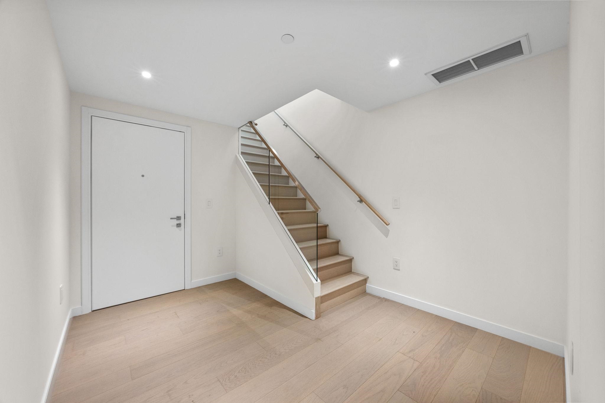 144 1ST ST Unit: 9N