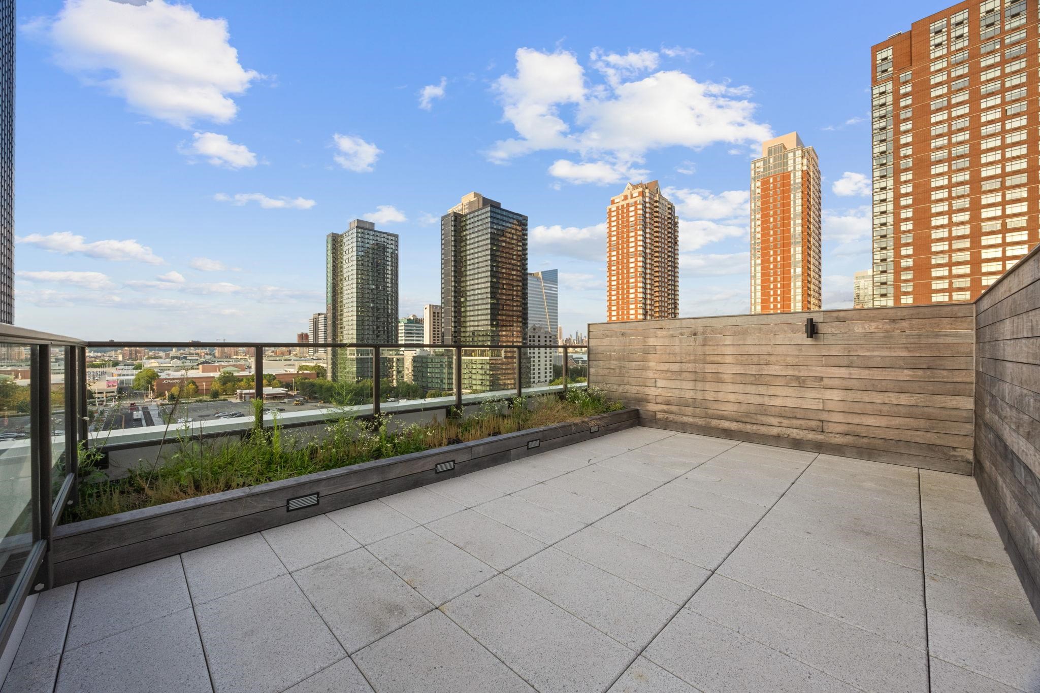 144 1ST ST Unit: 9N