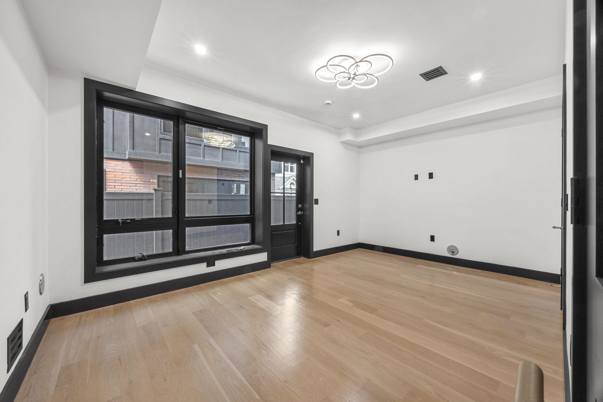 109 WEBSTER AVE Unit: 1