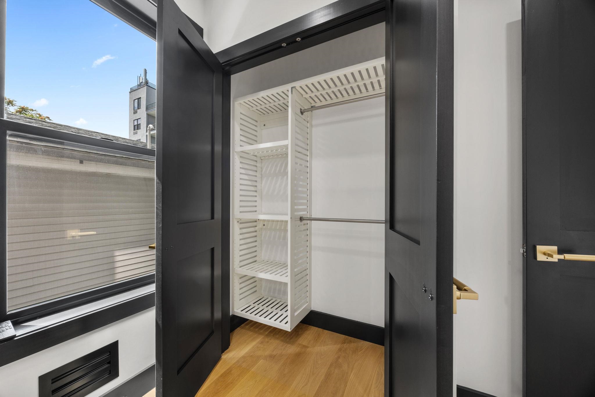 109 WEBSTER AVE Unit: 1
