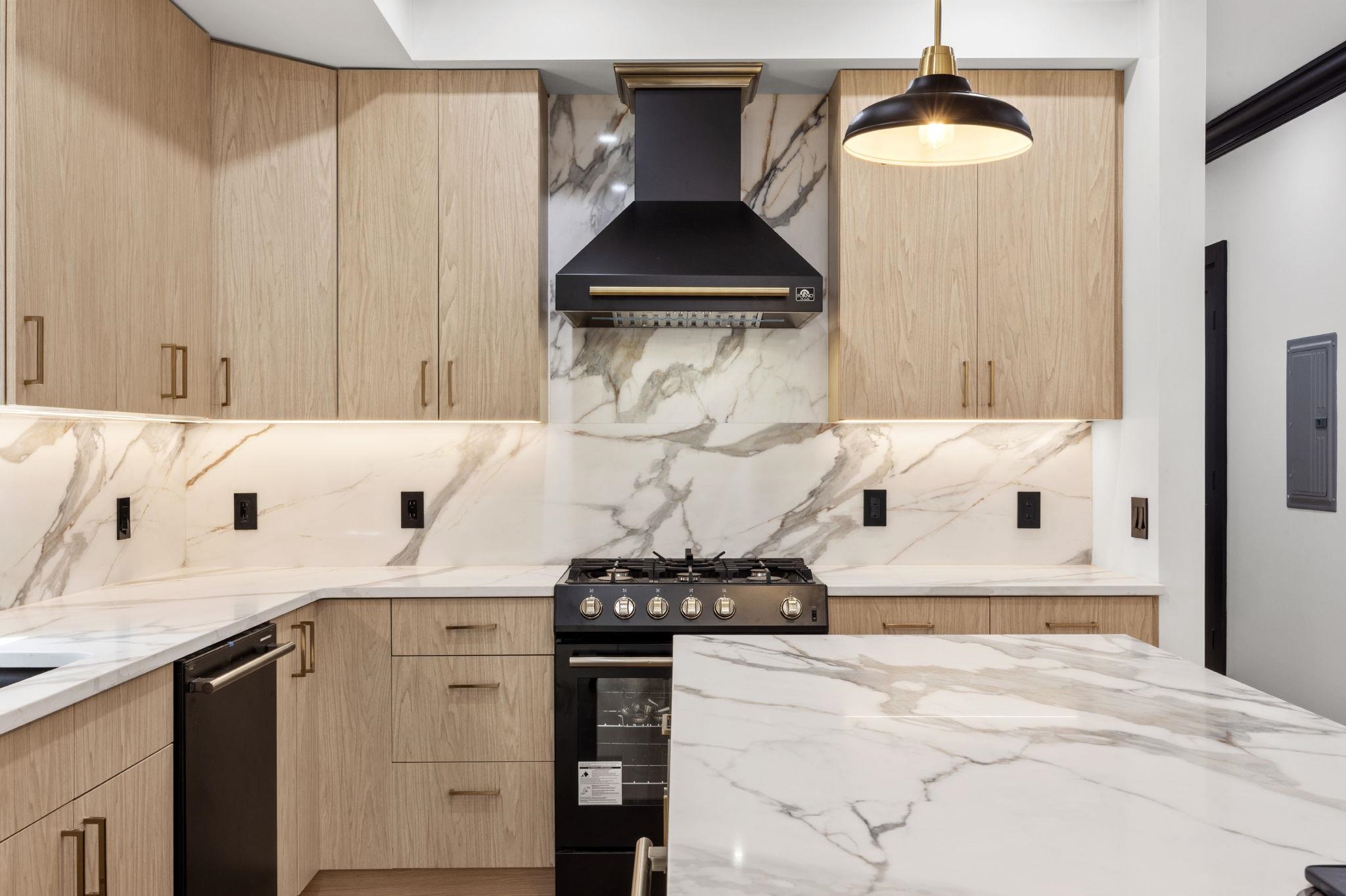 109 WEBSTER AVE Unit: 1