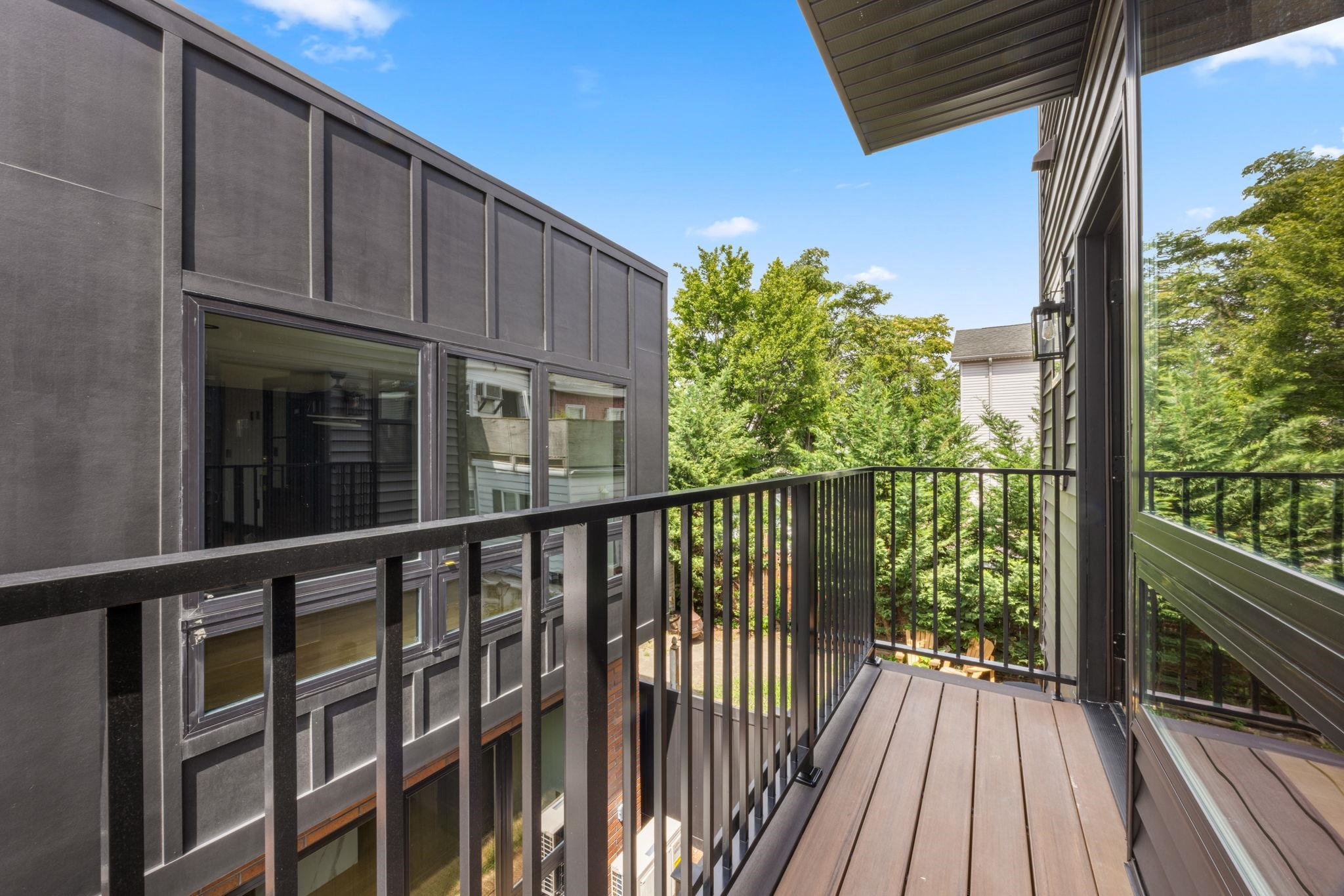 109 WEBSTER AVE Unit: 1