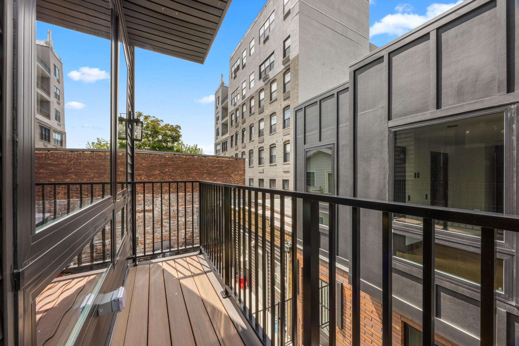 109 WEBSTER AVE Unit: 1