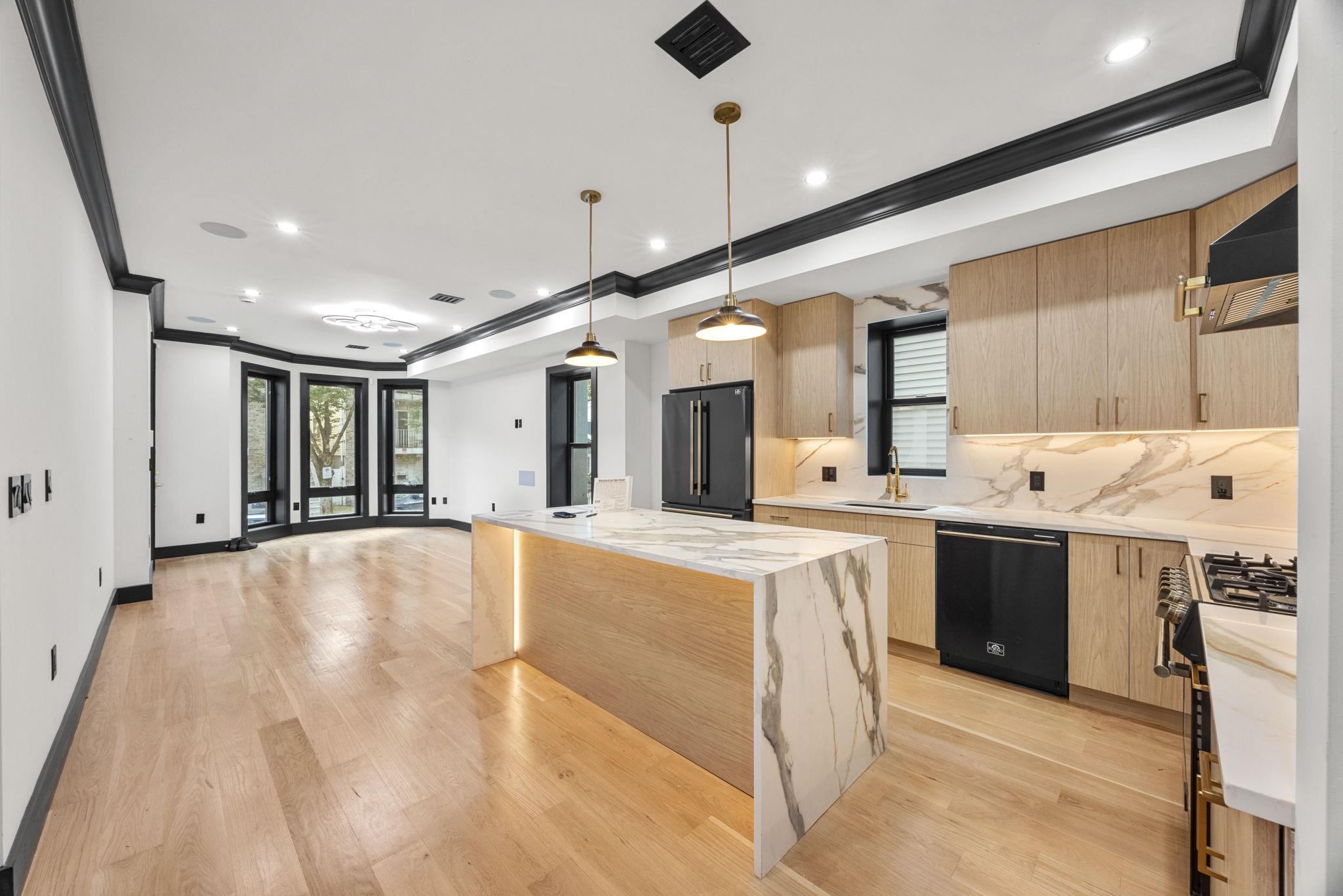 109 WEBSTER AVE Unit: 1