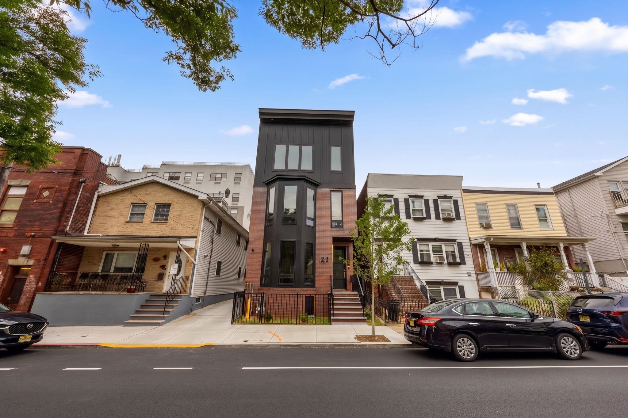 109 WEBSTER AVE Unit: 1