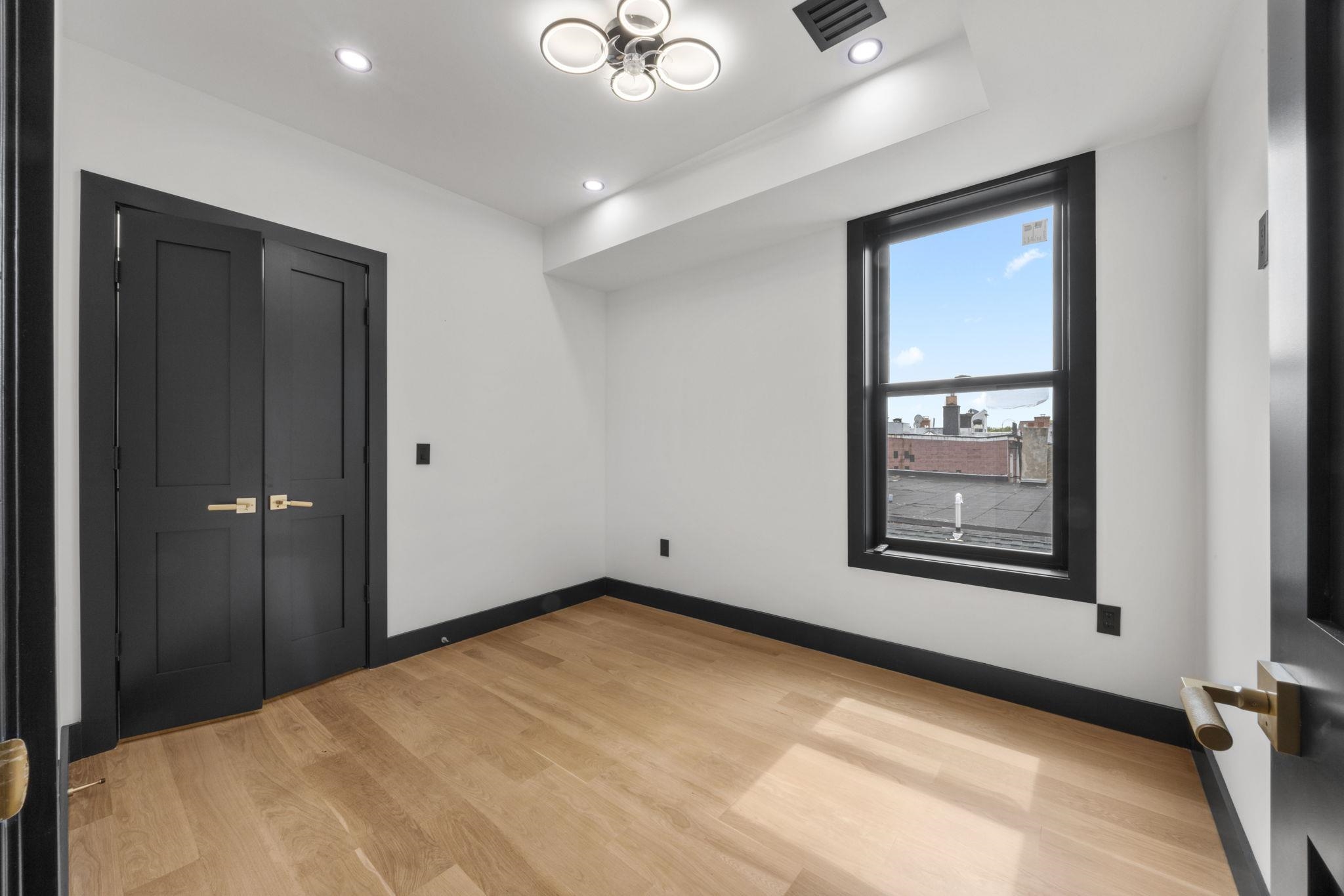 109 WEBSTER AVE Unit: 2