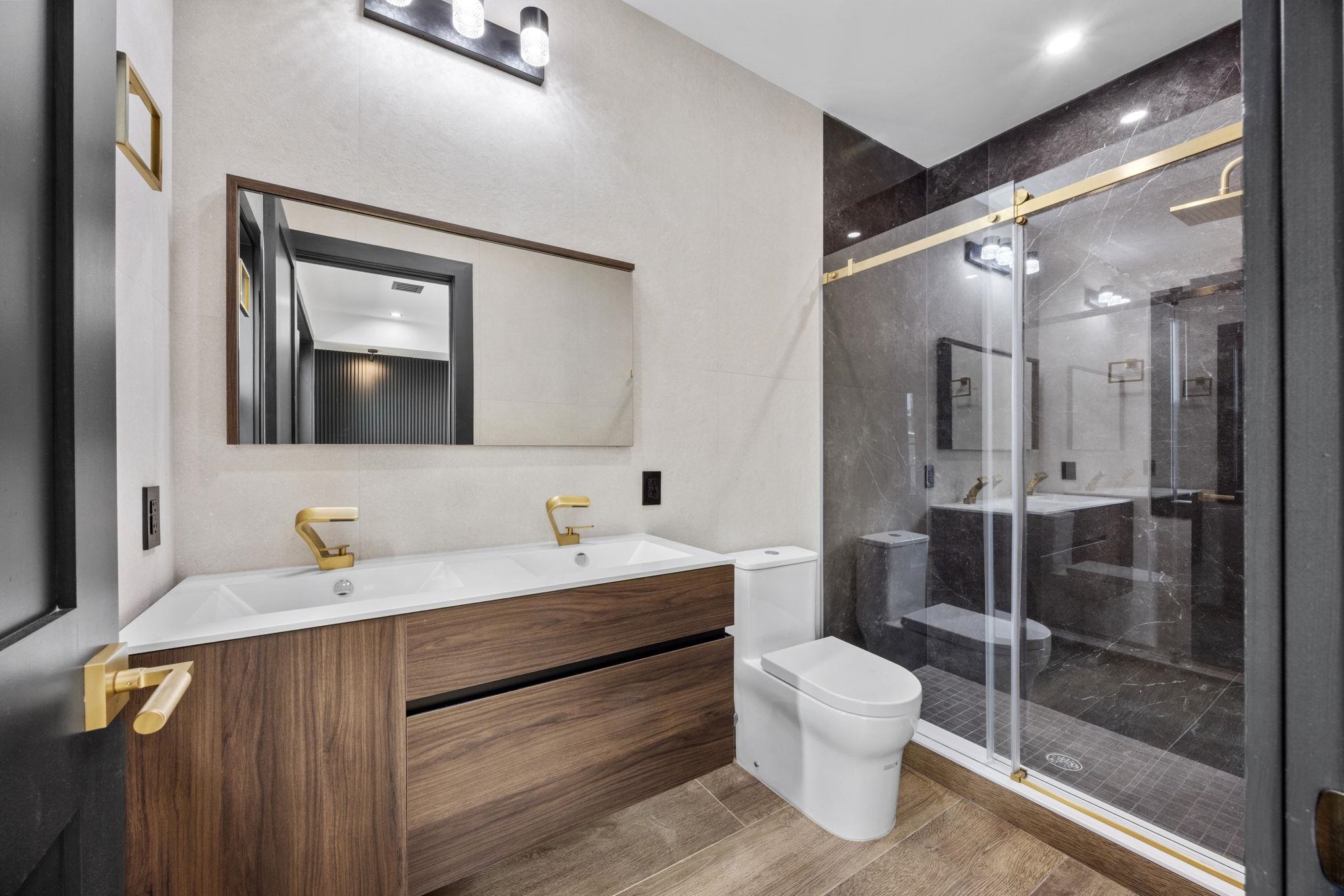 109 WEBSTER AVE Unit: 2