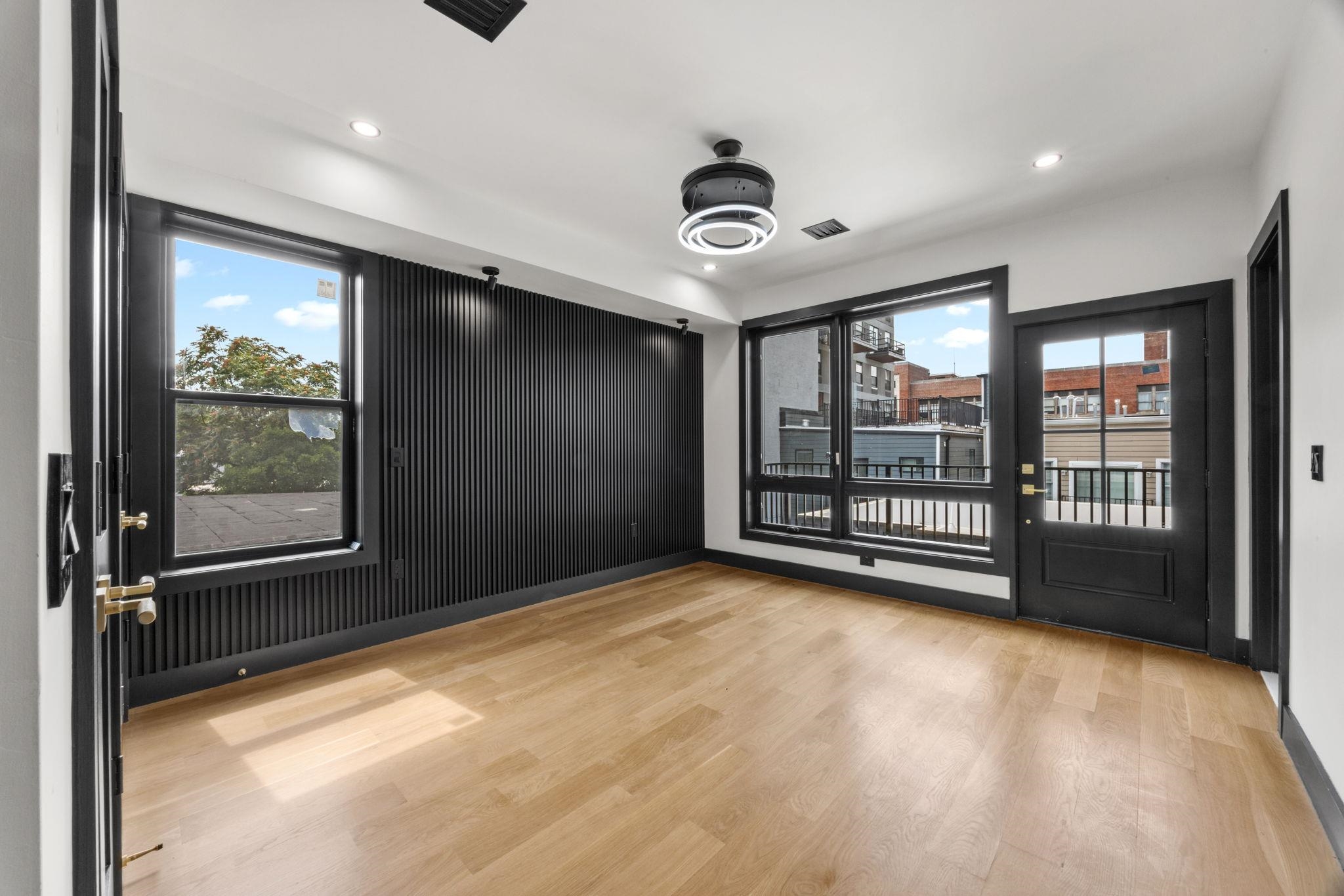 109 WEBSTER AVE Unit: 2