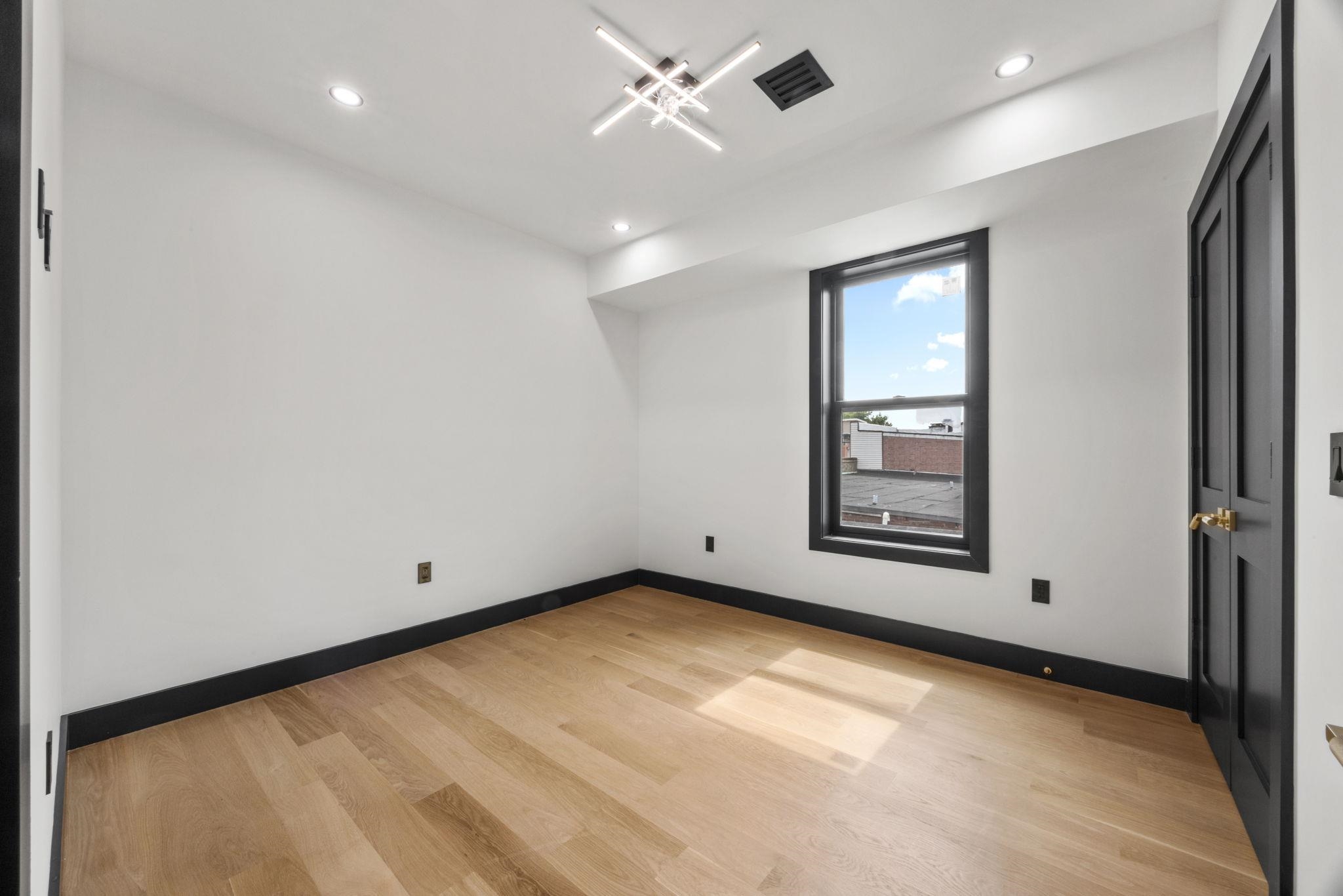 109 WEBSTER AVE Unit: 2