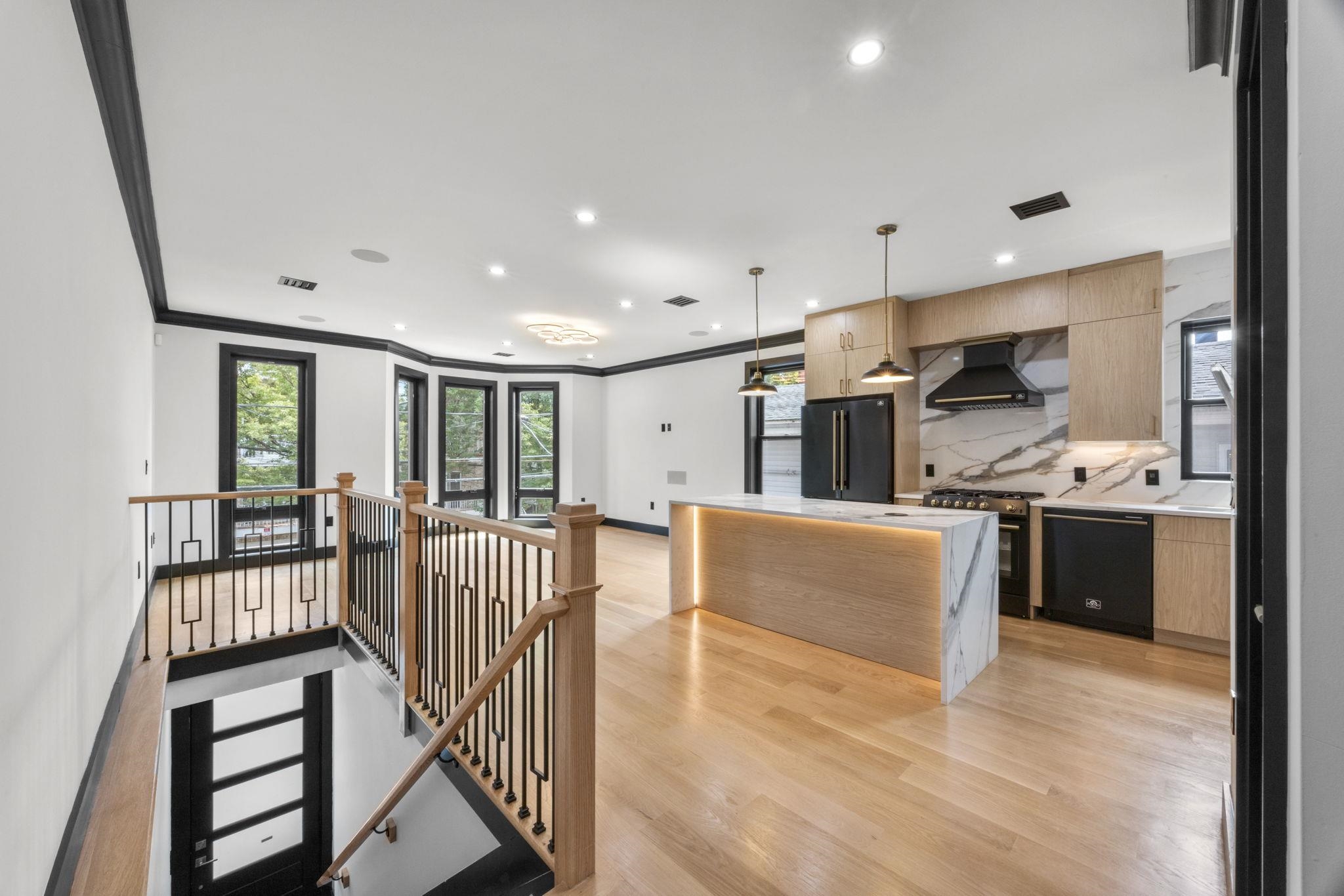 109 WEBSTER AVE Unit: 2