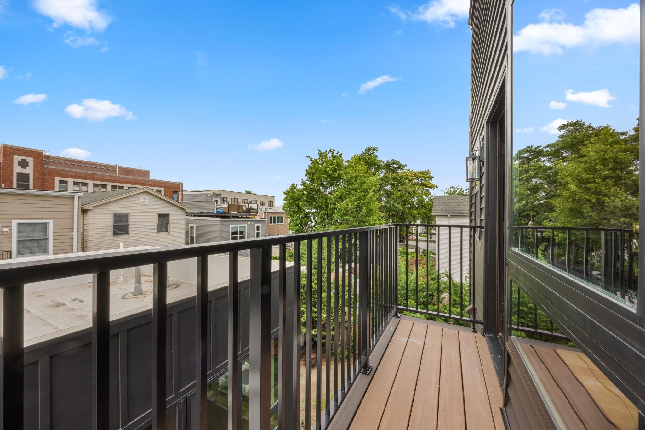 109 WEBSTER AVE Unit: 2