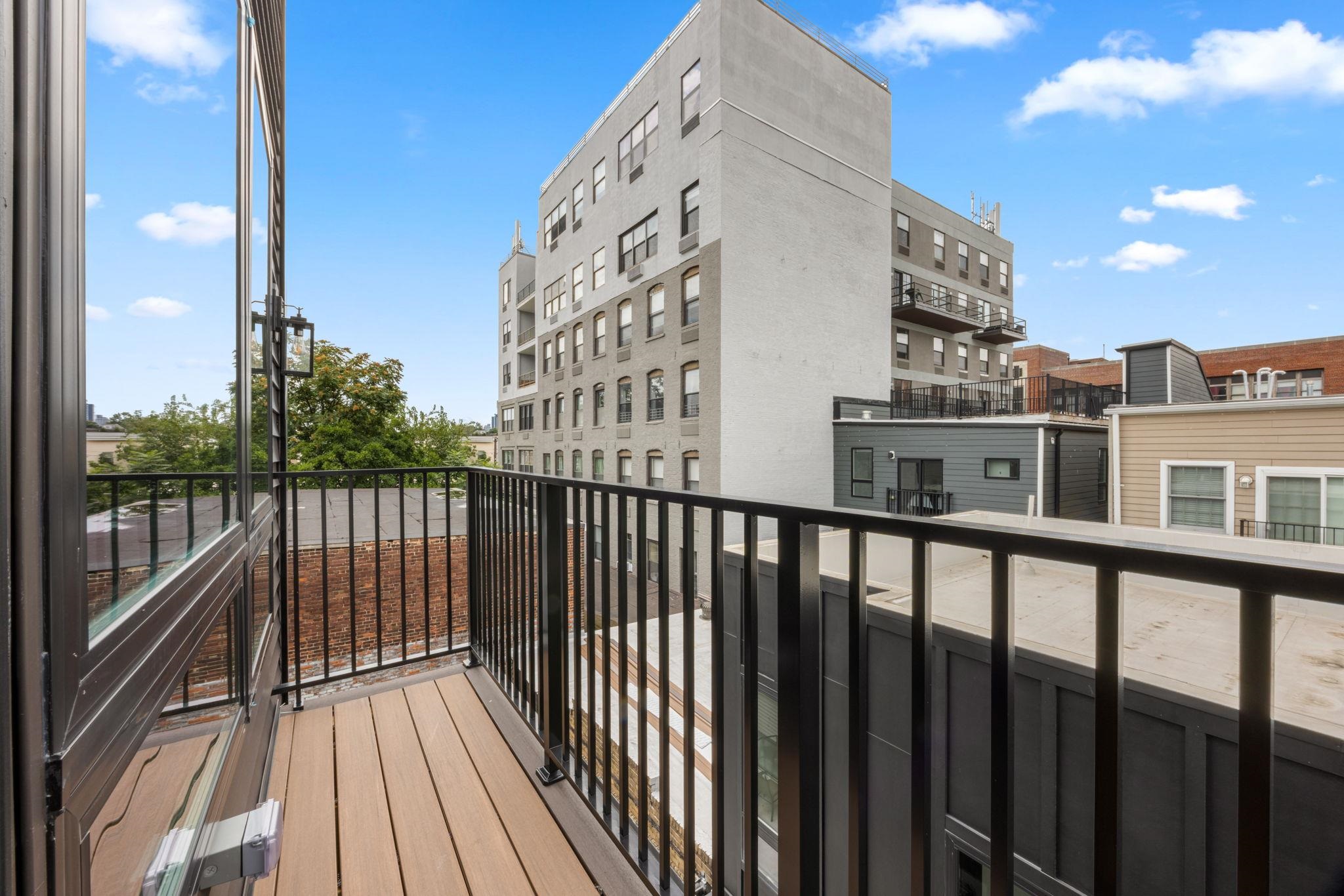 109 WEBSTER AVE Unit: 2