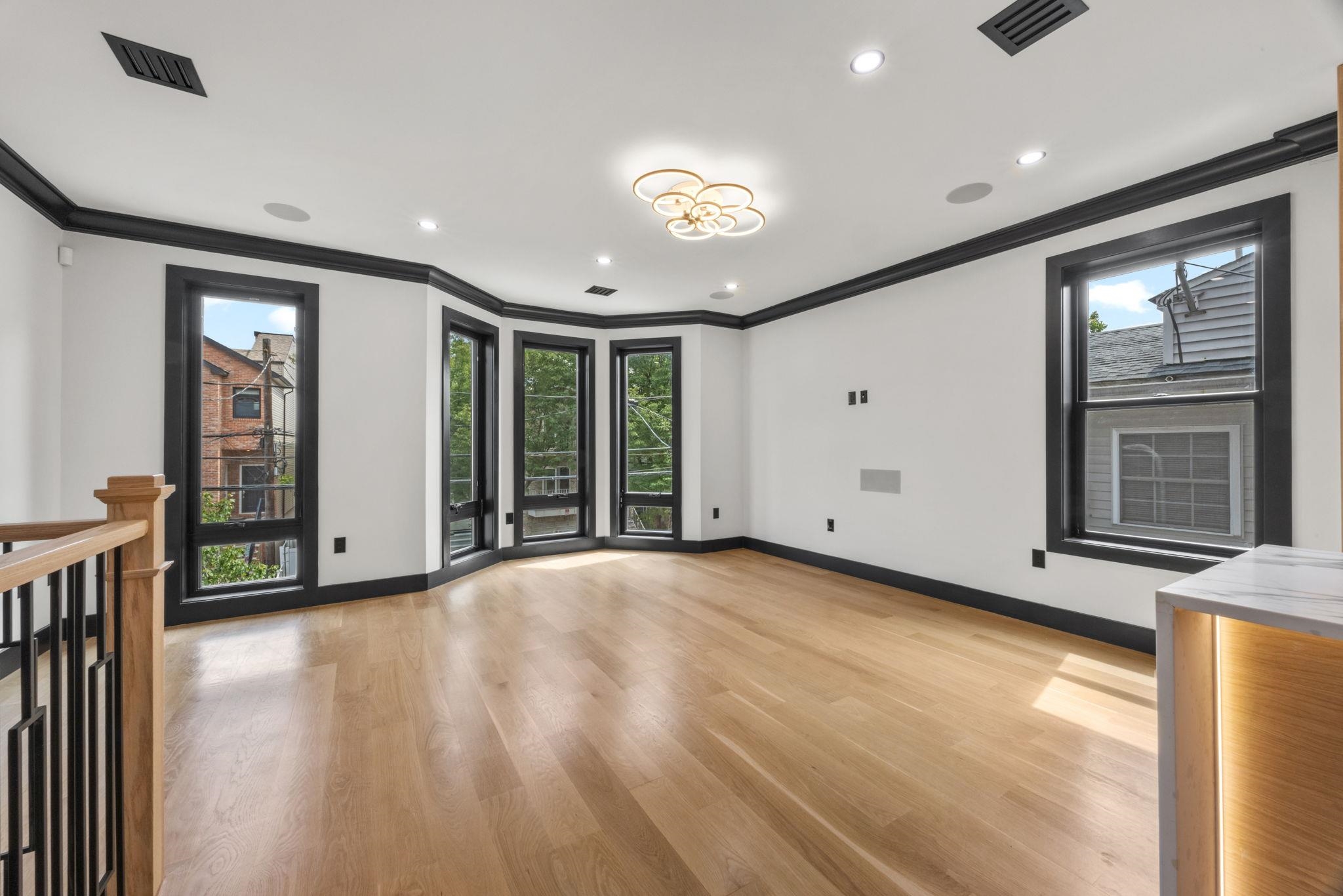 109 WEBSTER AVE Unit: 2