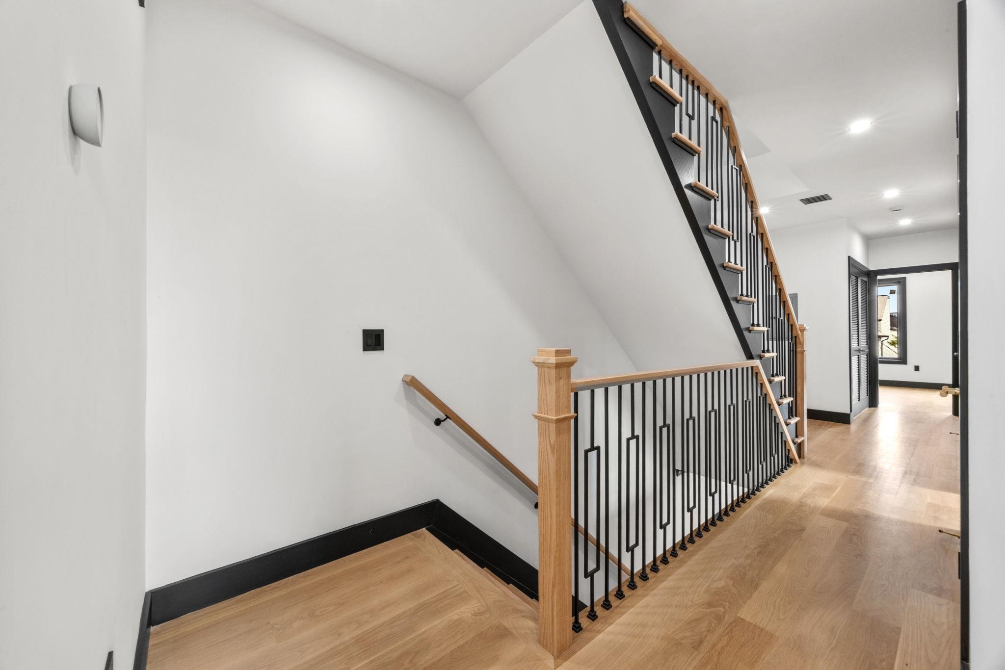 109 WEBSTER AVE Unit: 2