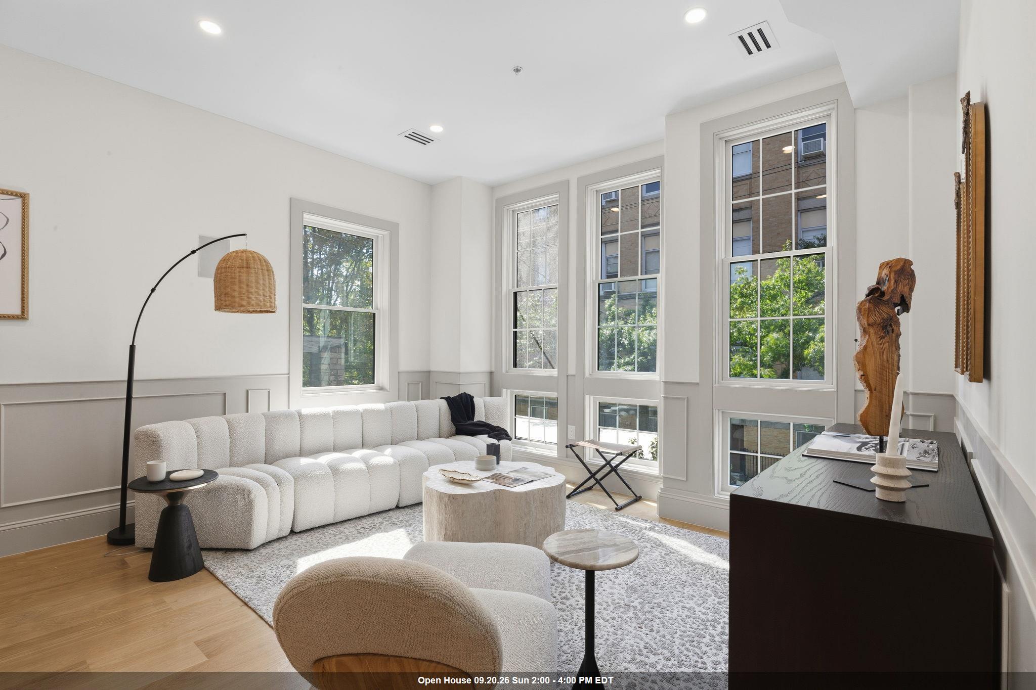 206 SHERMAN AVE Unit: 2