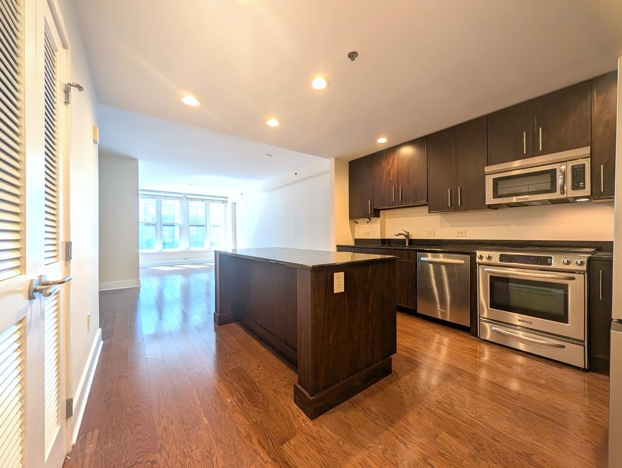 1125 MAXWELL LANE Unit: 206
