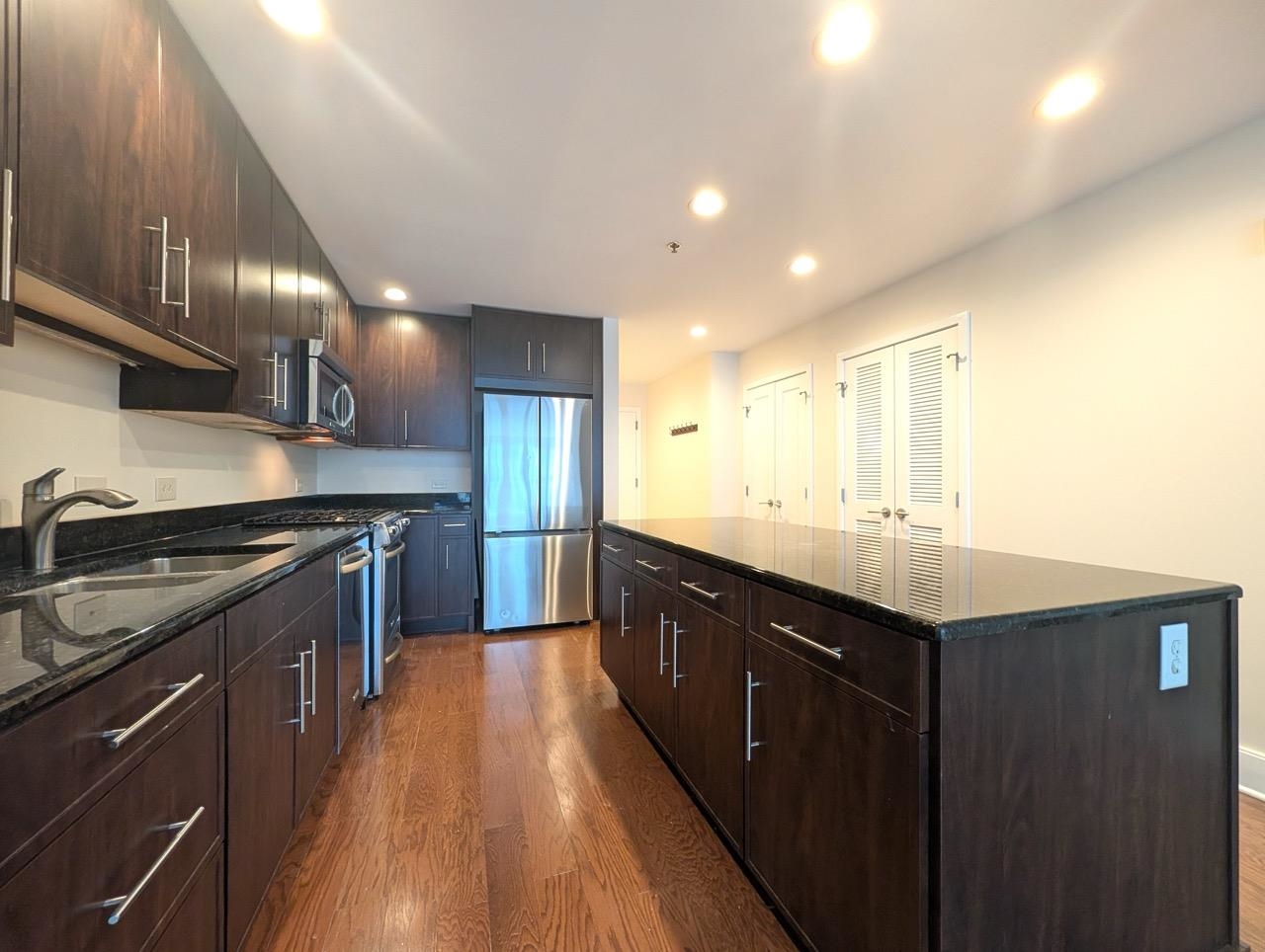 1125 MAXWELL LANE Unit: 206