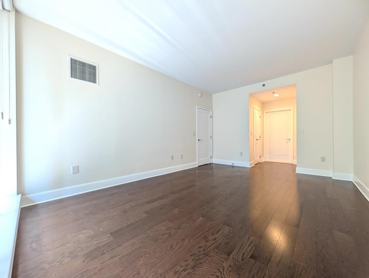 1125 MAXWELL LANE Unit: 206