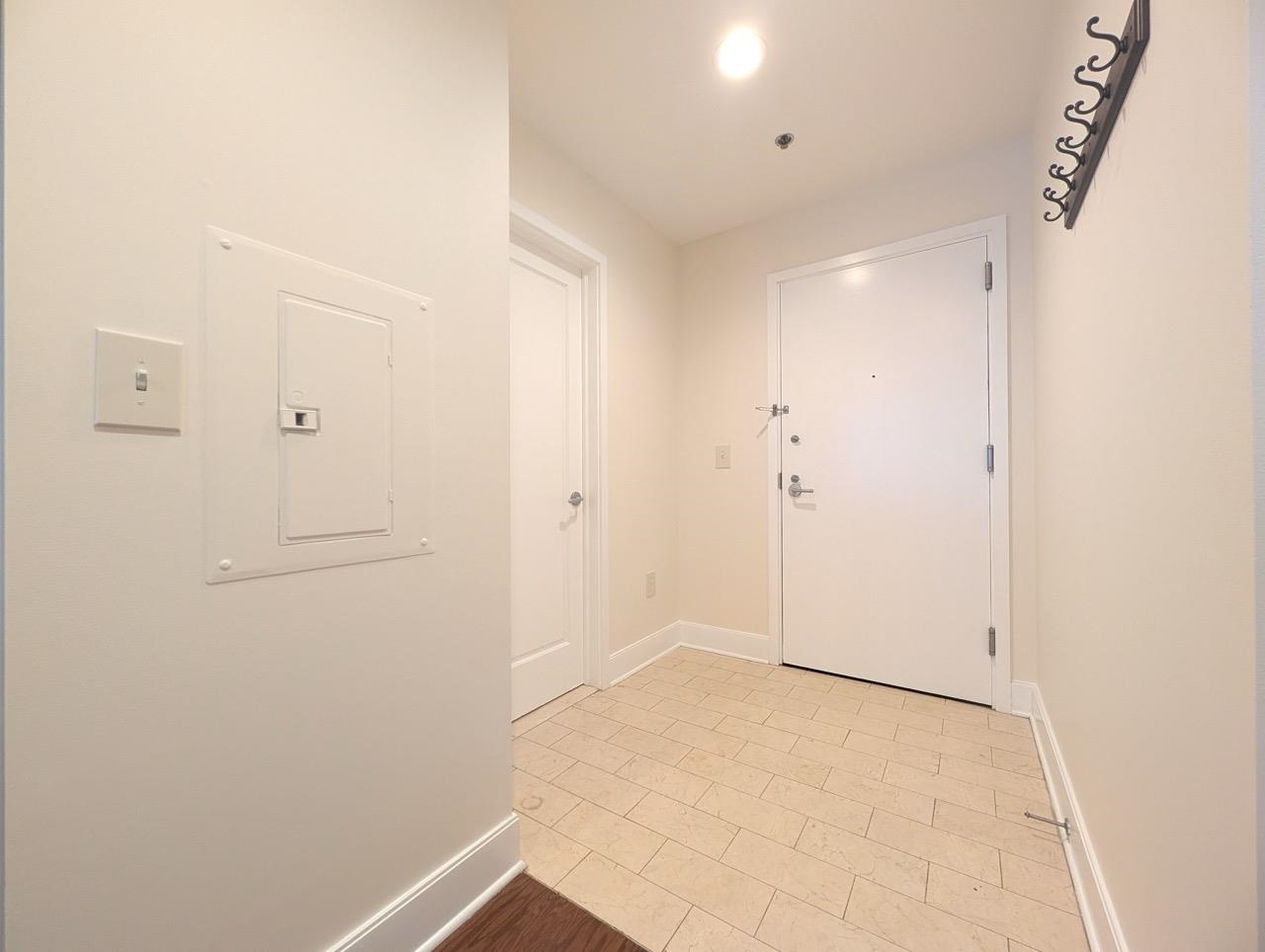 1125 MAXWELL LANE Unit: 206