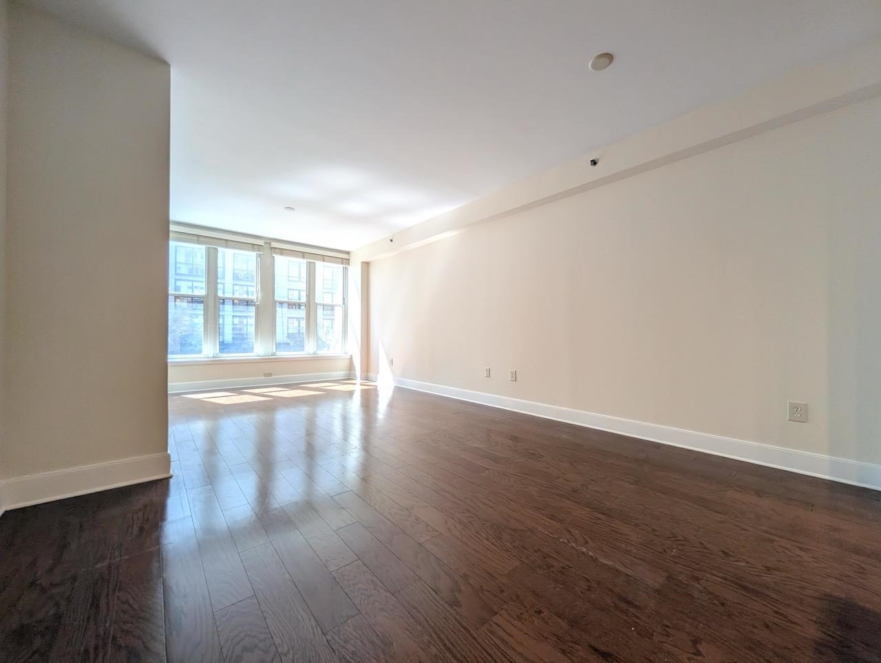1125 MAXWELL LANE Unit: 206