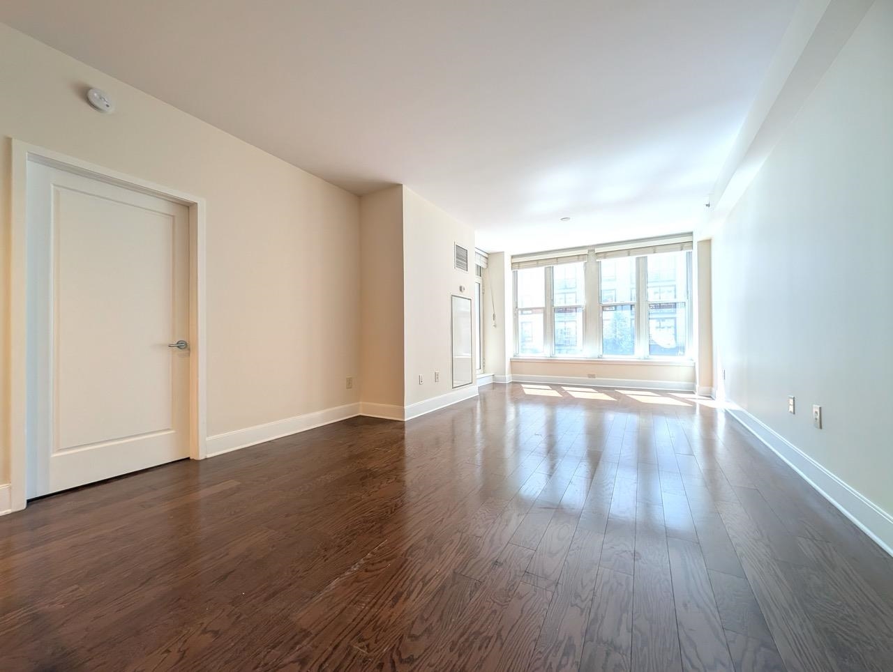 1125 MAXWELL LANE Unit: 206