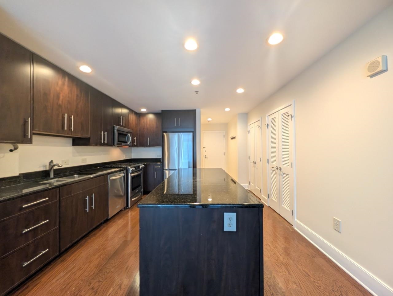 1125 MAXWELL LANE Unit: 206