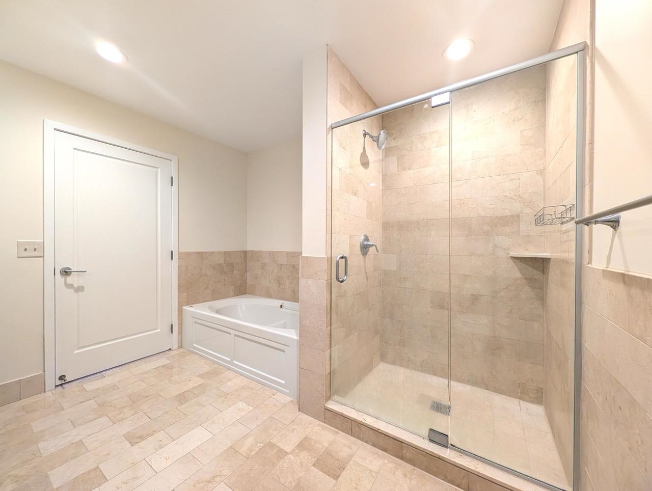 1125 MAXWELL LANE Unit: 206
